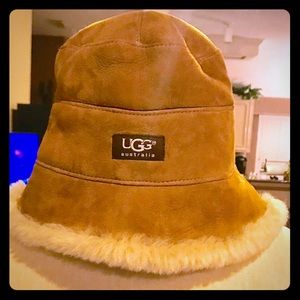 Authentic Ugg bucket hat